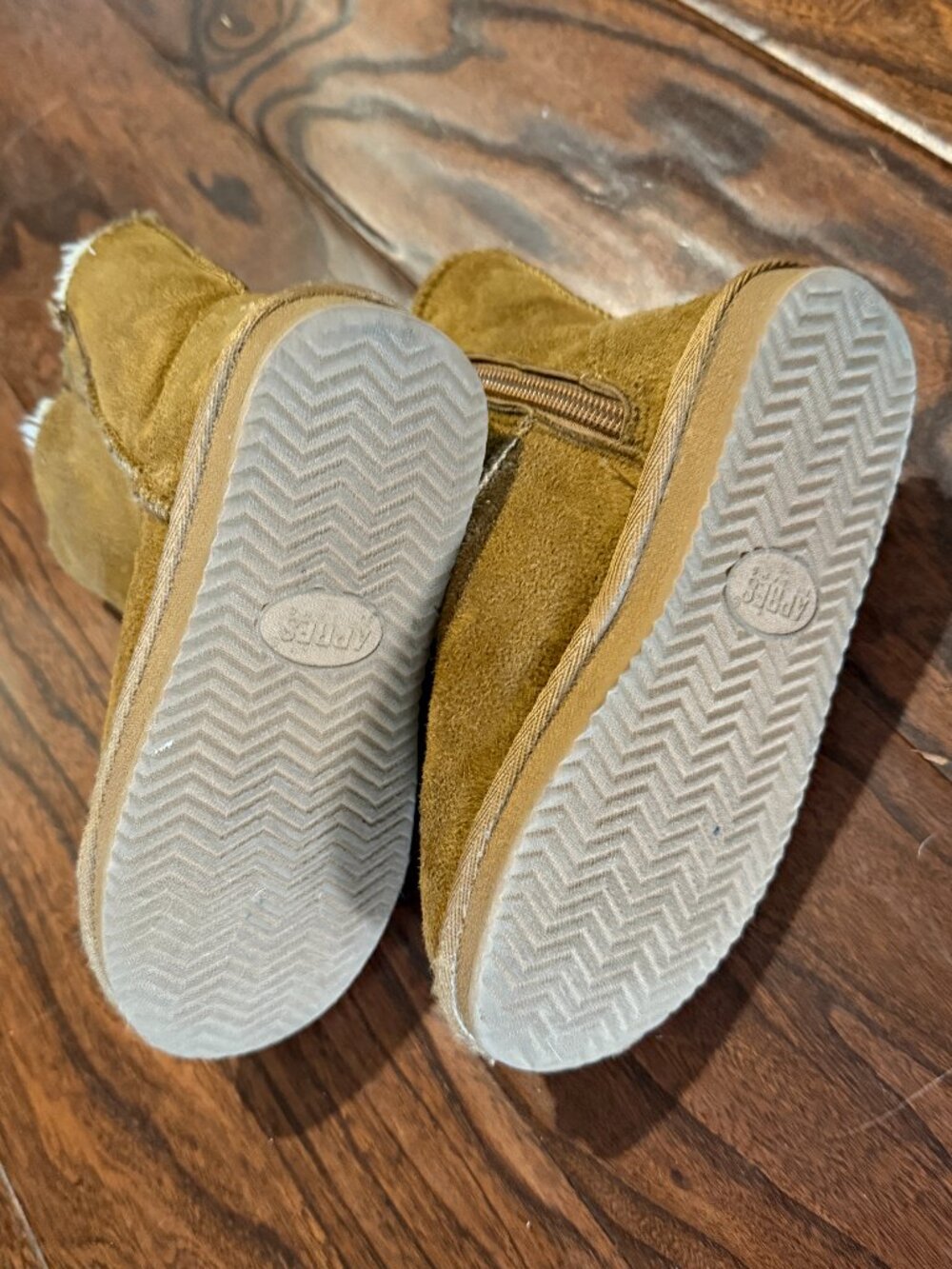 Apres Size 10 lined boots - Picture 3 of 5